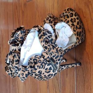 NWB Liliana Leopard Stiletto Peep Toe